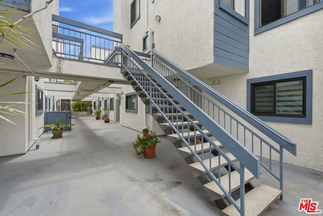 345 W Acacia Avenue 16, Glendale, CA 91204