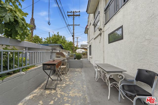 345 W Acacia Avenue 16, Glendale, CA 91204