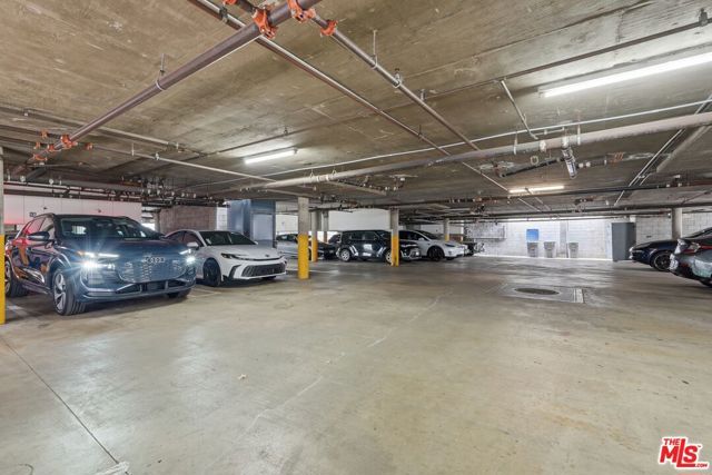 345 W Acacia Avenue 16, Glendale, CA 91204