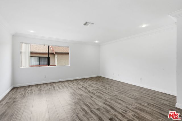 345 W Acacia Avenue 16, Glendale, CA 91204