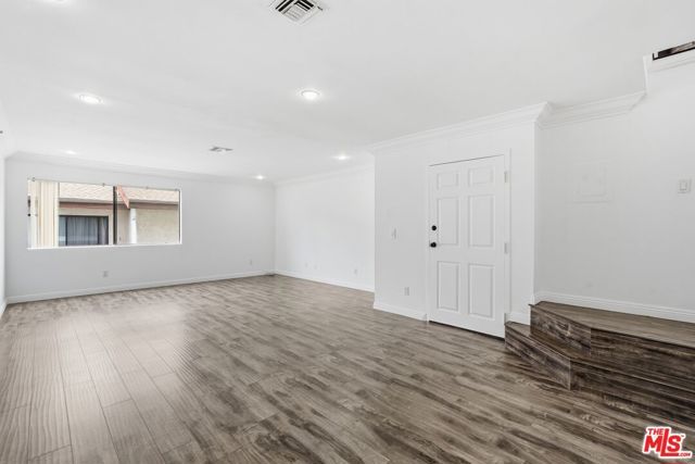 345 W Acacia Avenue 16, Glendale, CA 91204