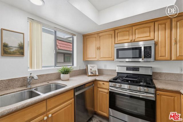 345 W Acacia Avenue 16, Glendale, CA 91204