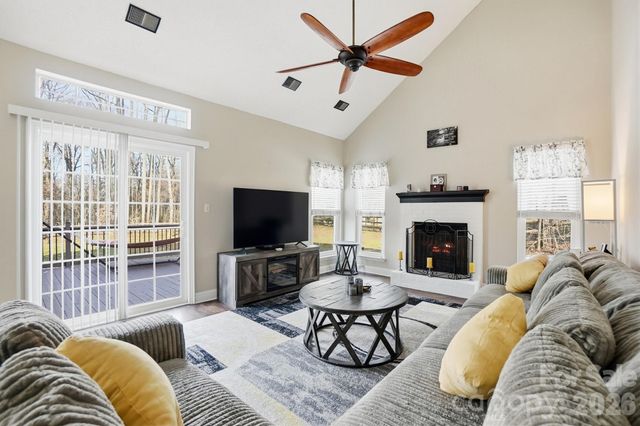 7344 Maitland Lane, Charlotte, NC 28215