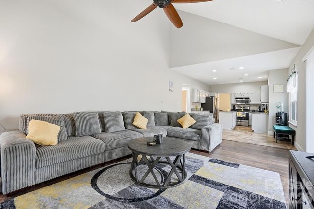 7344 Maitland Lane, Charlotte, NC 28215