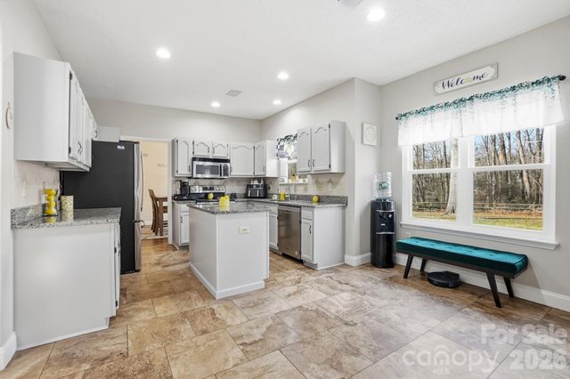 7344 Maitland Lane, Charlotte, NC 28215