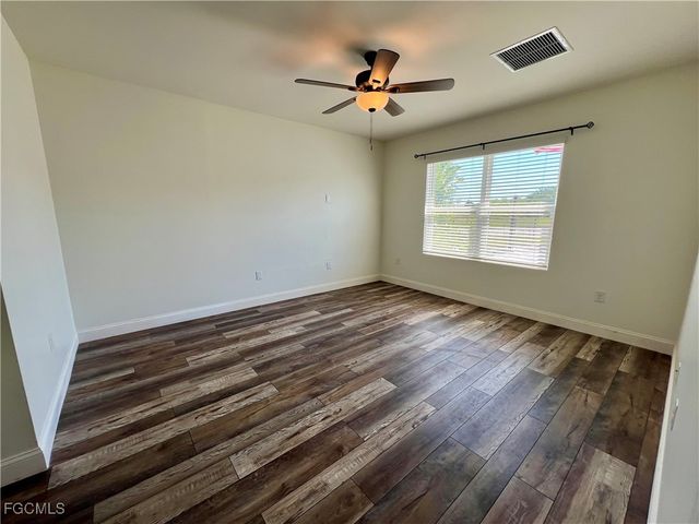 10293 Silver Pond LN, Lehigh Acres, FL 33936