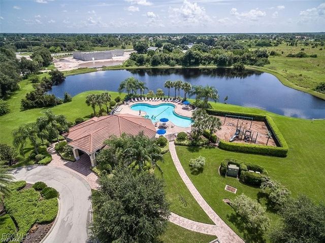 10293 Silver Pond LN, Lehigh Acres, FL 33936