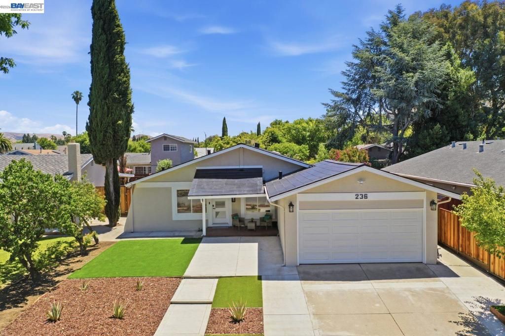 Image 4 of property listing at 236 Arbor Valley Dr, San Jose, CA 95119