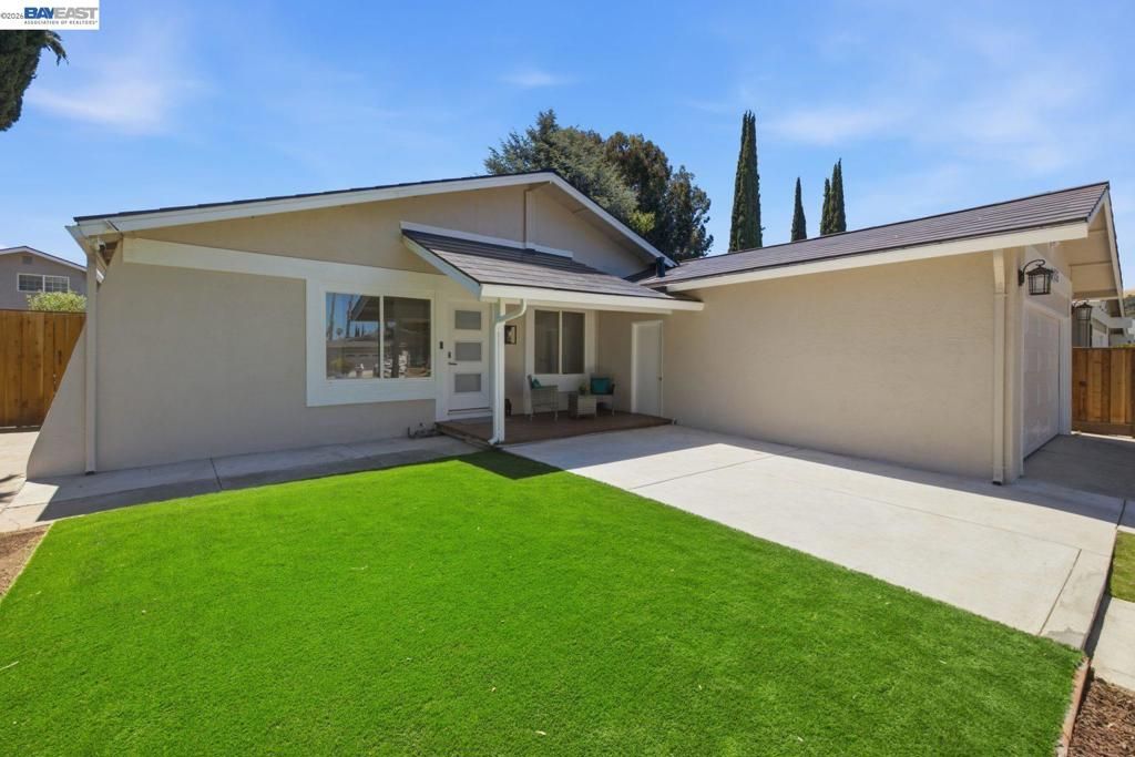 Image 5 of property listing at 236 Arbor Valley Dr, San Jose, CA 95119