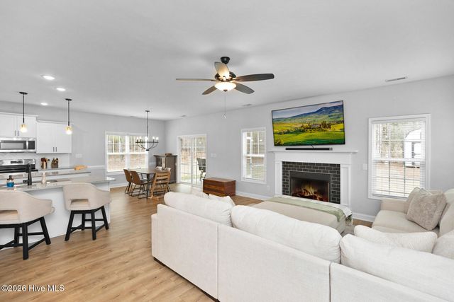 1730 Veranda Court, Aberdeen, NC 28315