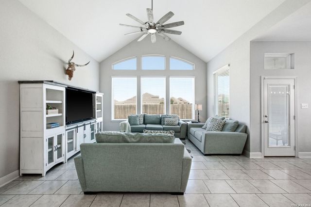 3204 MORLANGA ST, New Braunfels, TX 78130