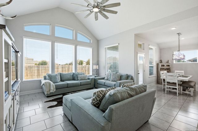 3204 MORLANGA ST, New Braunfels, TX 78130