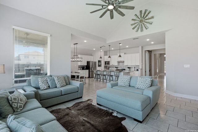 3204 MORLANGA ST, New Braunfels, TX 78130