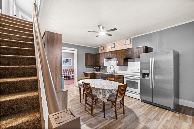 6 W Market St, Burgettstown Boro, PA 15021