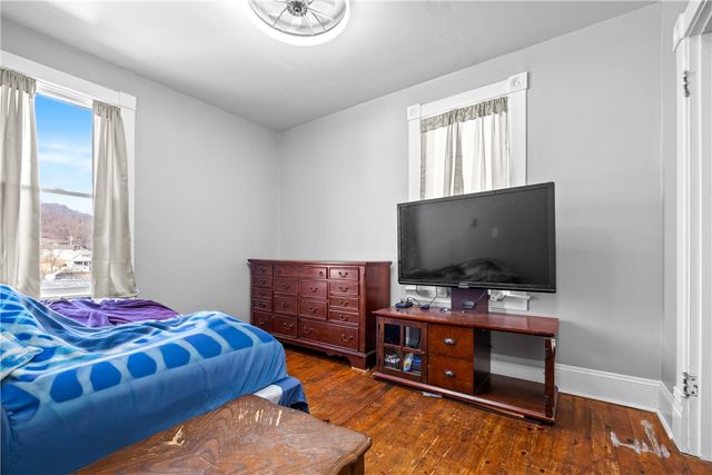 6 W Market St, Burgettstown Boro, PA 15021