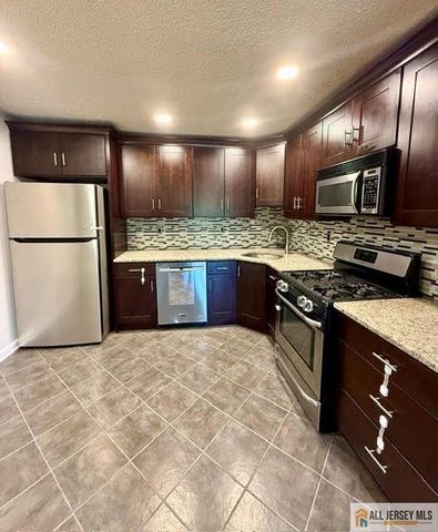 36 Fisher Drive 2724, Franklin, NJ 08823