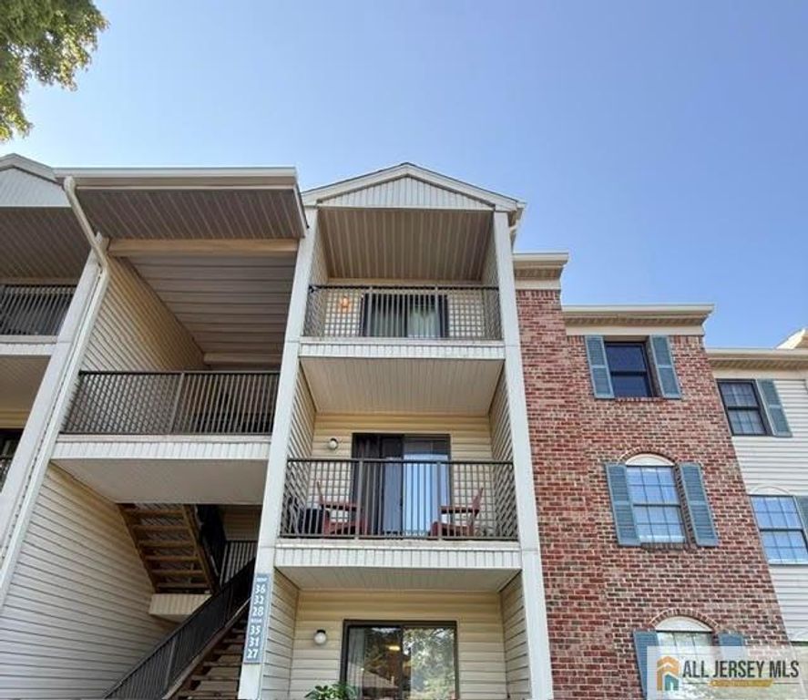36 Fisher Drive 2724, Franklin, NJ 08823