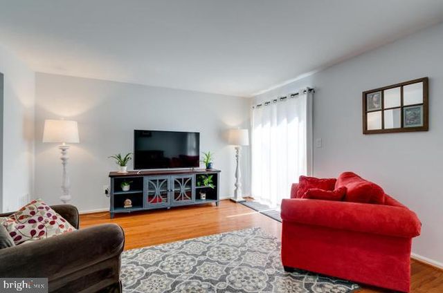 9013 KERRYDALE CT, Springfield, VA 22152