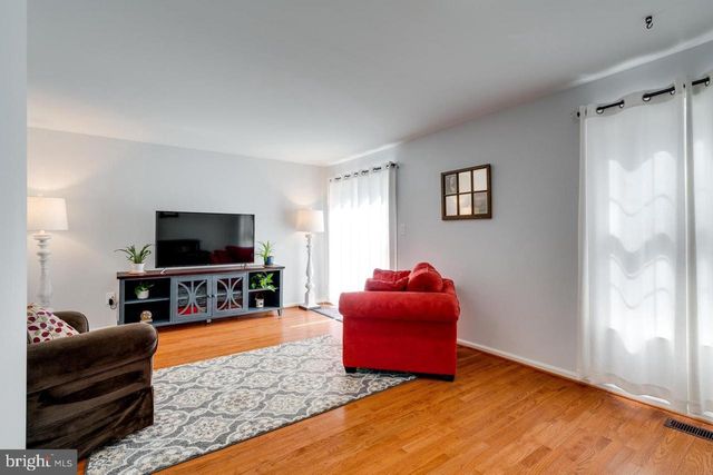 9013 KERRYDALE CT, Springfield, VA 22152