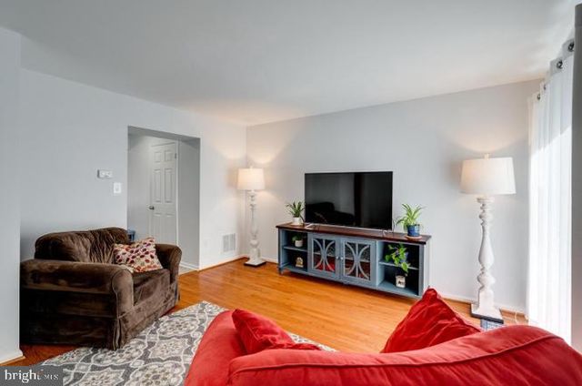 9013 KERRYDALE CT, Springfield, VA 22152