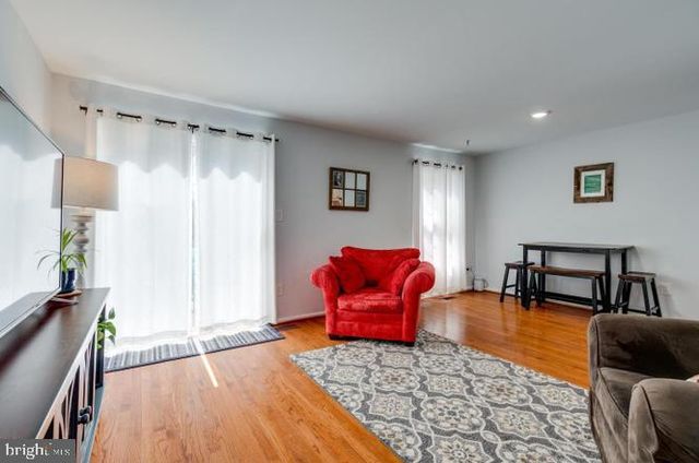 9013 KERRYDALE CT, Springfield, VA 22152