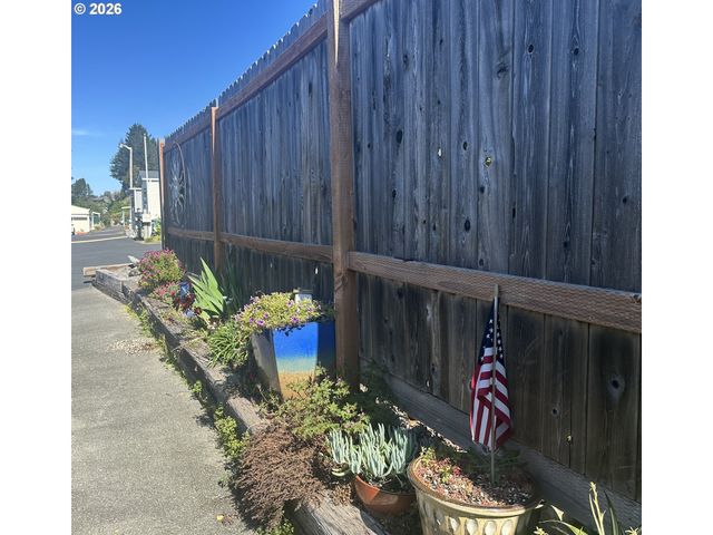 15765 HIGHWAY 101S 14, Brookings, OR 97415