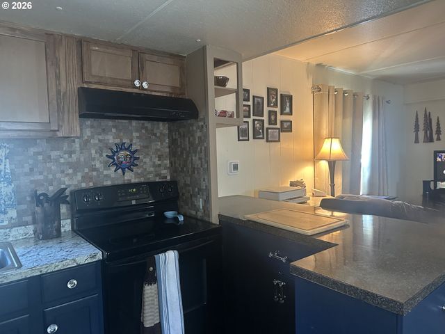 15765 HIGHWAY 101S 14, Brookings, OR 97415