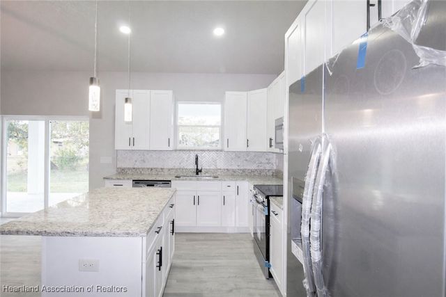 769 Memorial Drive, Sebring, FL 33870