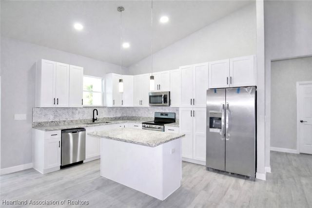 769 Memorial Drive, Sebring, FL 33870