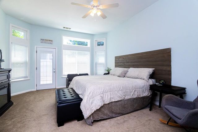 1055 Fox Run Ct, Auburn, CA 95603
