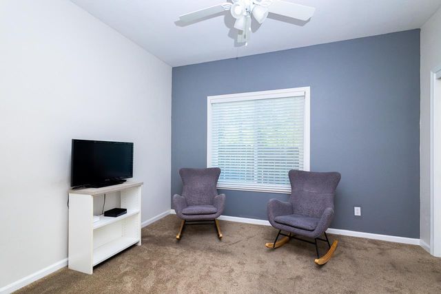 1055 Fox Run Ct, Auburn, CA 95603