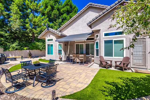 1055 Fox Run Ct, Auburn, CA 95603