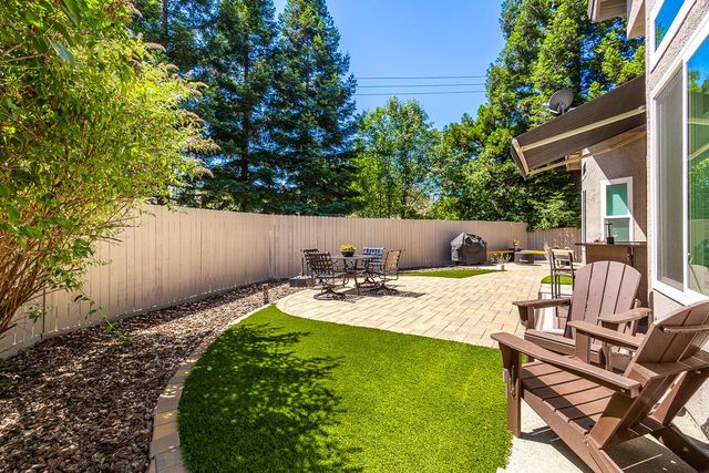 1055 Fox Run Ct, Auburn, CA 95603