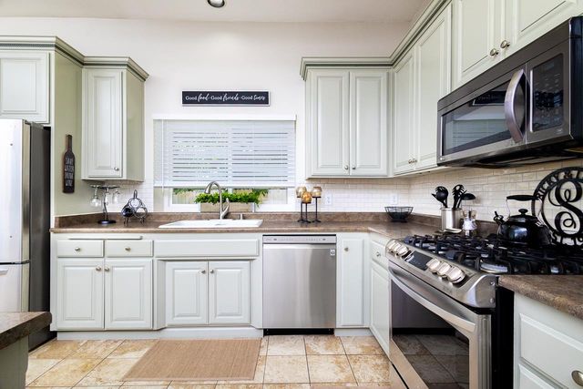 1055 Fox Run Ct, Auburn, CA 95603