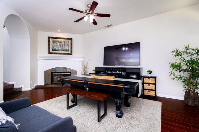 1055 Fox Run Ct, Auburn, CA 95603