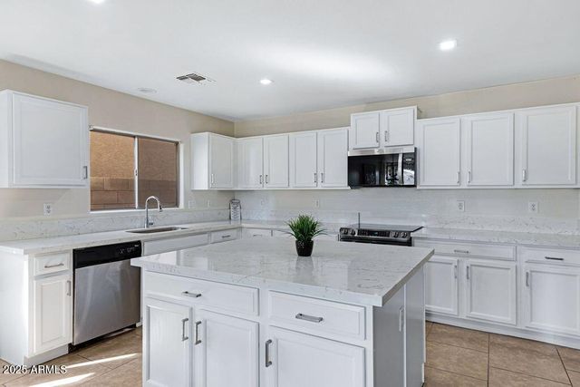 43631 W COWPATH Road, Maricopa, AZ 85138