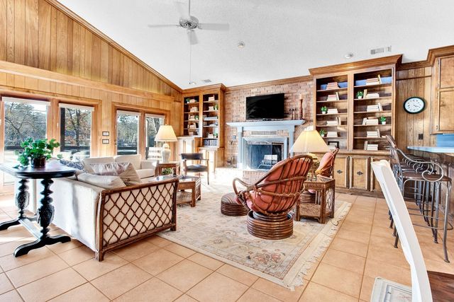 542 Hideaway Lane E, Hideaway, TX 75771