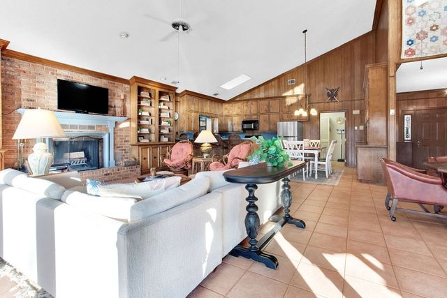 542 Hideaway Lane E, Hideaway, TX 75771