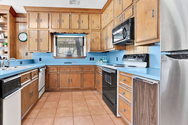 542 Hideaway Lane E, Hideaway, TX 75771