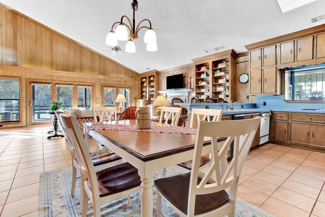 542 Hideaway Lane E, Hideaway, TX 75771