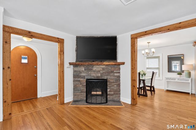 24 Cedar Crest Place, Norwalk, CT 06854