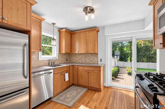 24 Cedar Crest Place, Norwalk, CT 06854