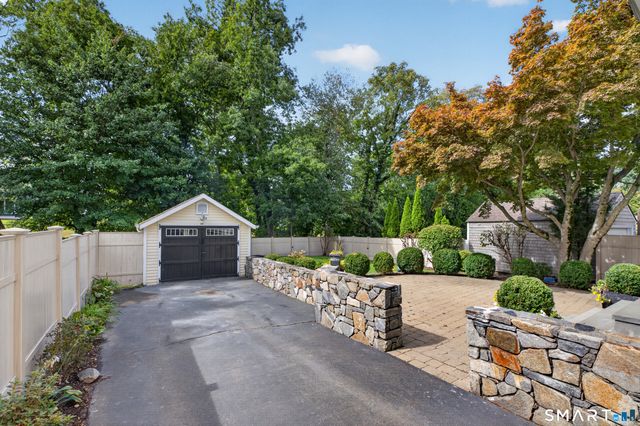 24 Cedar Crest Place, Norwalk, CT 06854