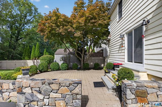 24 Cedar Crest Place, Norwalk, CT 06854