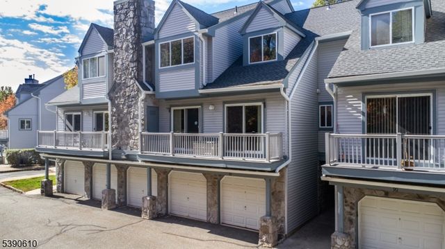 94 Woods Edge Dr, Roxbury Twp., NJ 07876