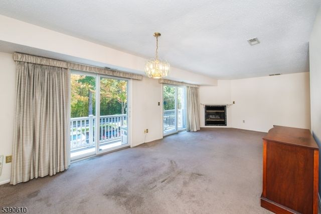 94 Woods Edge Dr, Roxbury Twp., NJ 07876