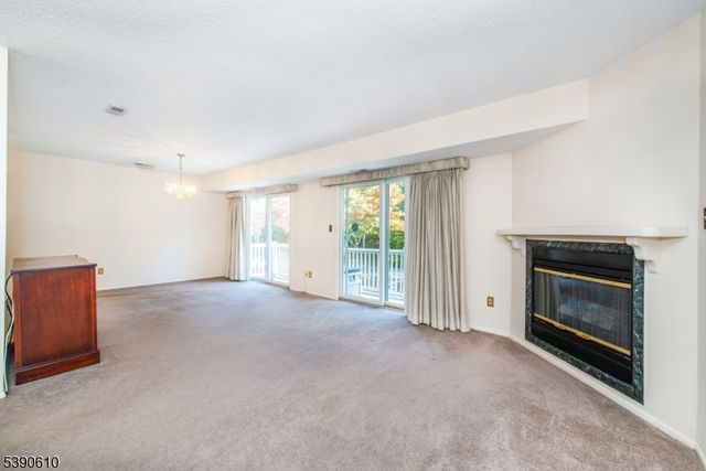 94 Woods Edge Dr, Roxbury Twp., NJ 07876