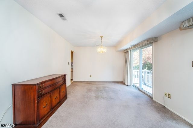 94 Woods Edge Dr, Roxbury Twp., NJ 07876