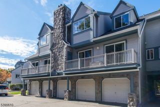 94 Woods Edge Dr, Roxbury Twp., NJ 07876