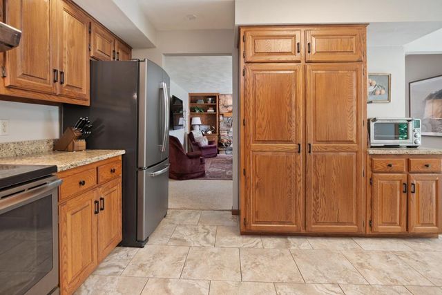1825 EAGLE DRIVE, Neenah, WI 54956